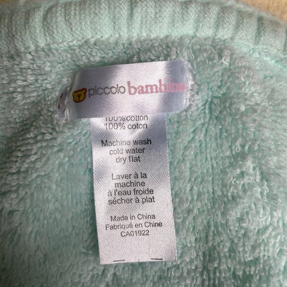 Smiling Flower Hooded Towel and Wash Mitt - Picture 5 of 5